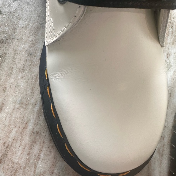 Excellent Condition Dr. Martens Jadon Platform Boot - Size 6 Women’s - Picture 4 of 5